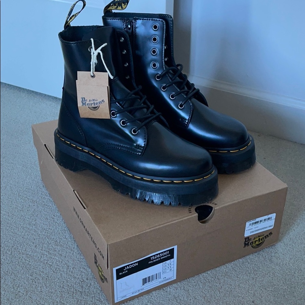 *NEW* Dr. Martens Jadon Boots